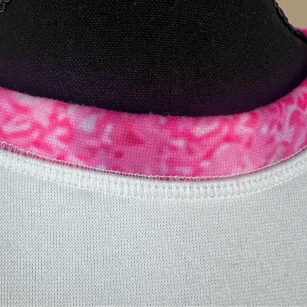 Festive Snowman Wine Glass Sweatshirt – White & Pink Trim – Size Large - Picture 11 of 11